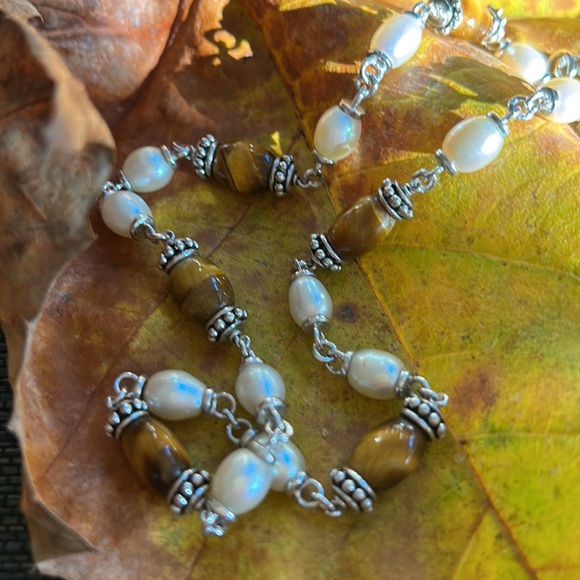 Vintage Jewelry - VTG Silver Necklace with silver beads, faux pearls and tiger eye beads